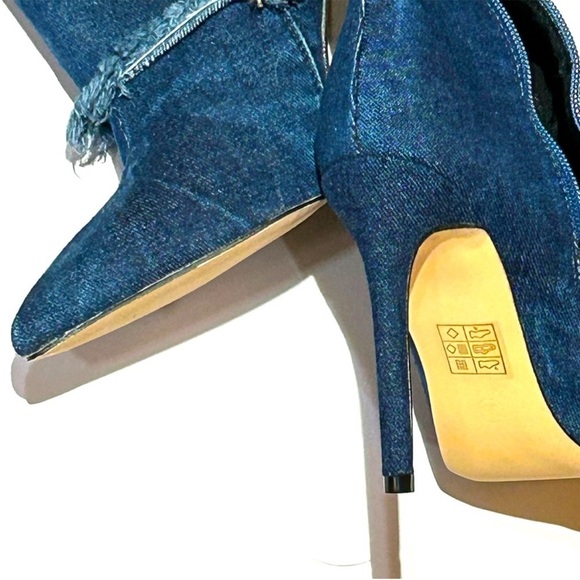 NEW Distressed Denim Pointed Knee High Heeled Zipper Boots Size 38, US 7 - Picture 9 of 15